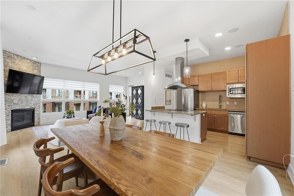 4547 Washington Street — photo 18
