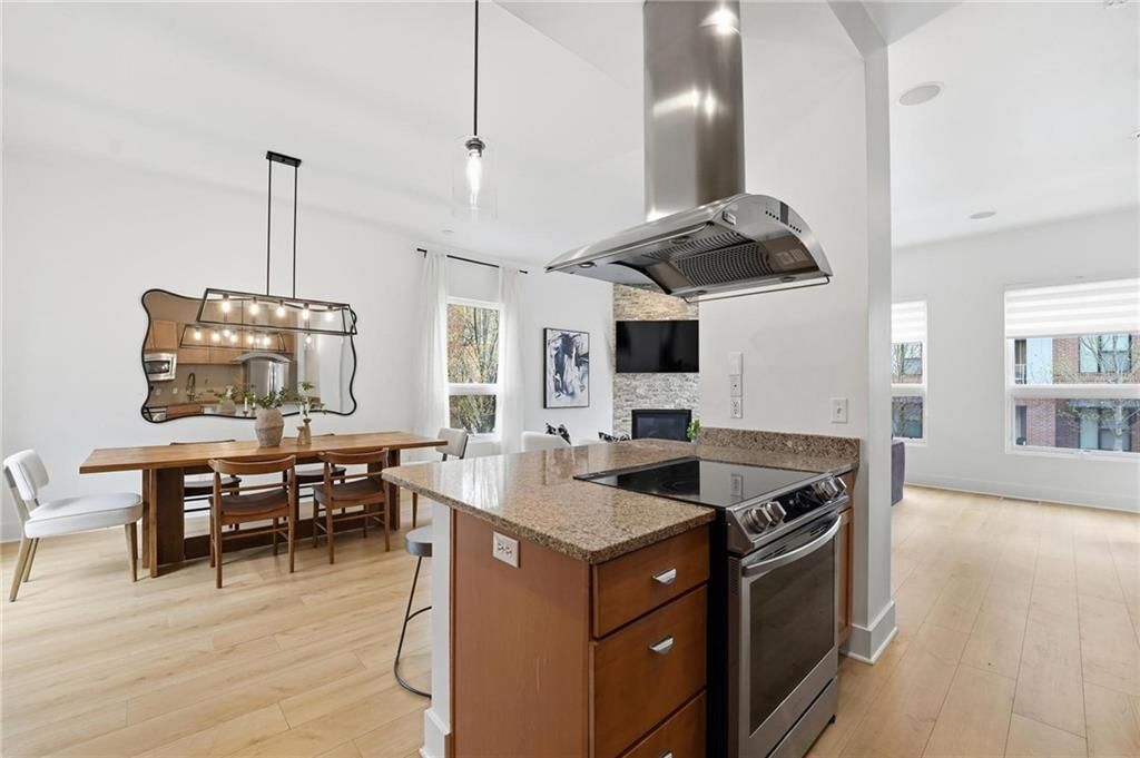 4547 Washington Street — photo 21