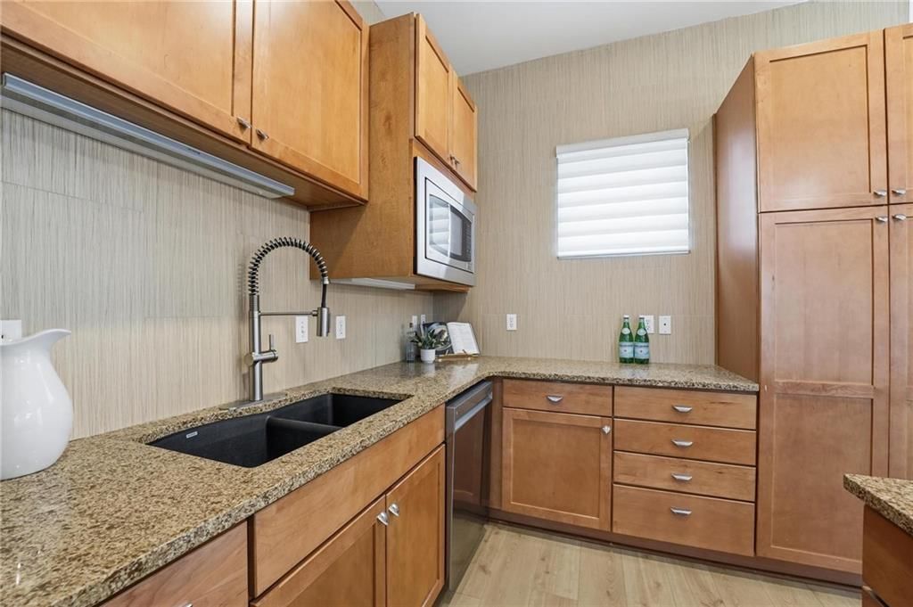 4547 Washington Street — photo 22