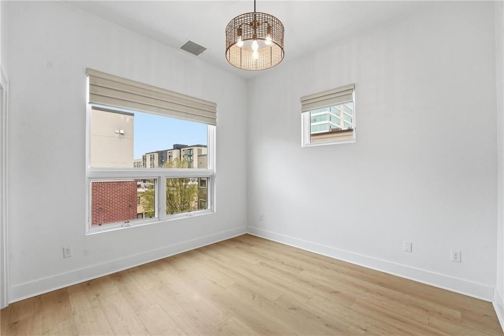 4547 Washington Street — photo 24