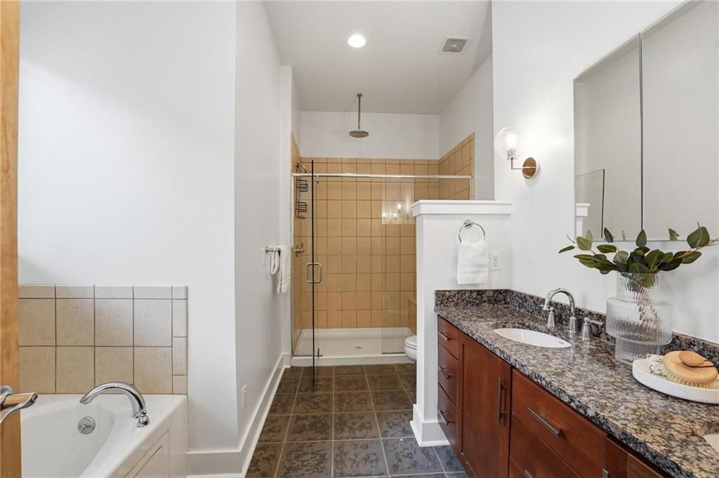 4547 Washington Street — photo 35