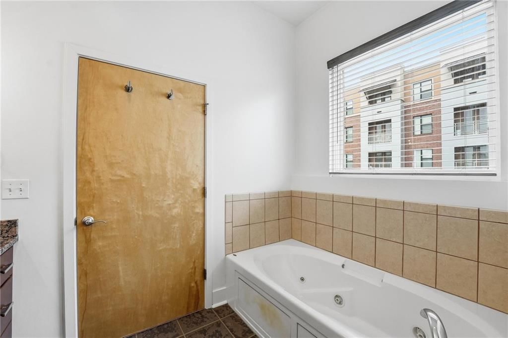 4547 Washington Street — photo 36