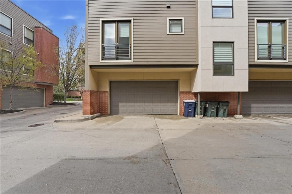 4547 Washington Street — photo 54