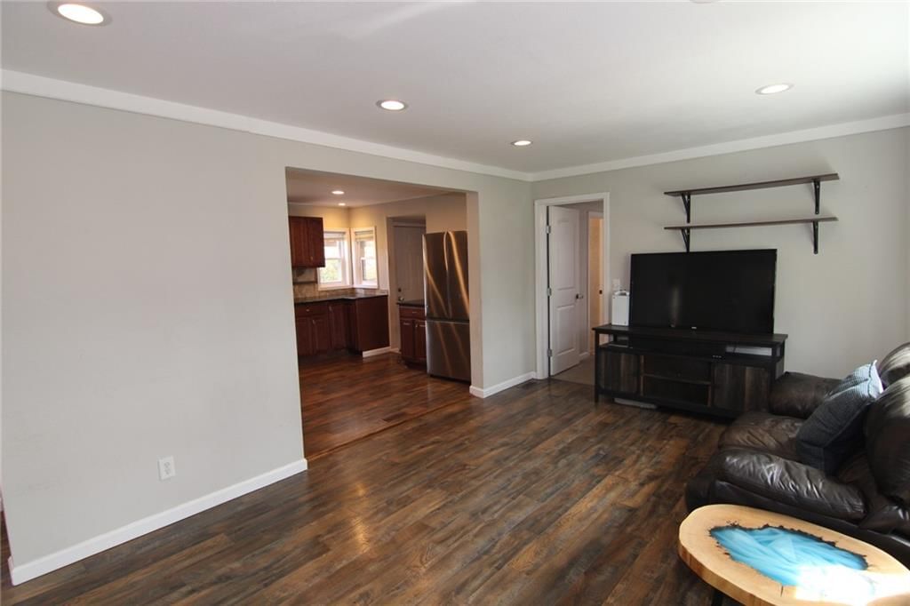 310 W 98th Street — photo 3