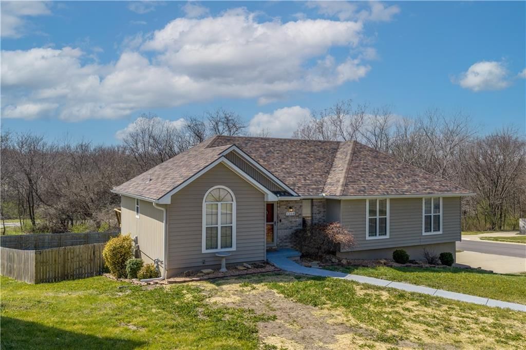 1208 Jennies Drive — photo 3