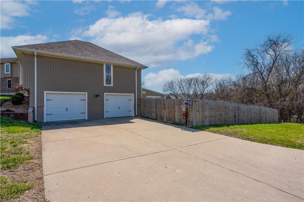 1208 Jennies Drive — photo 5
