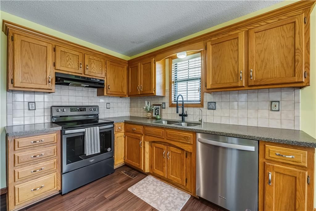 1208 Jennies Drive — photo 36