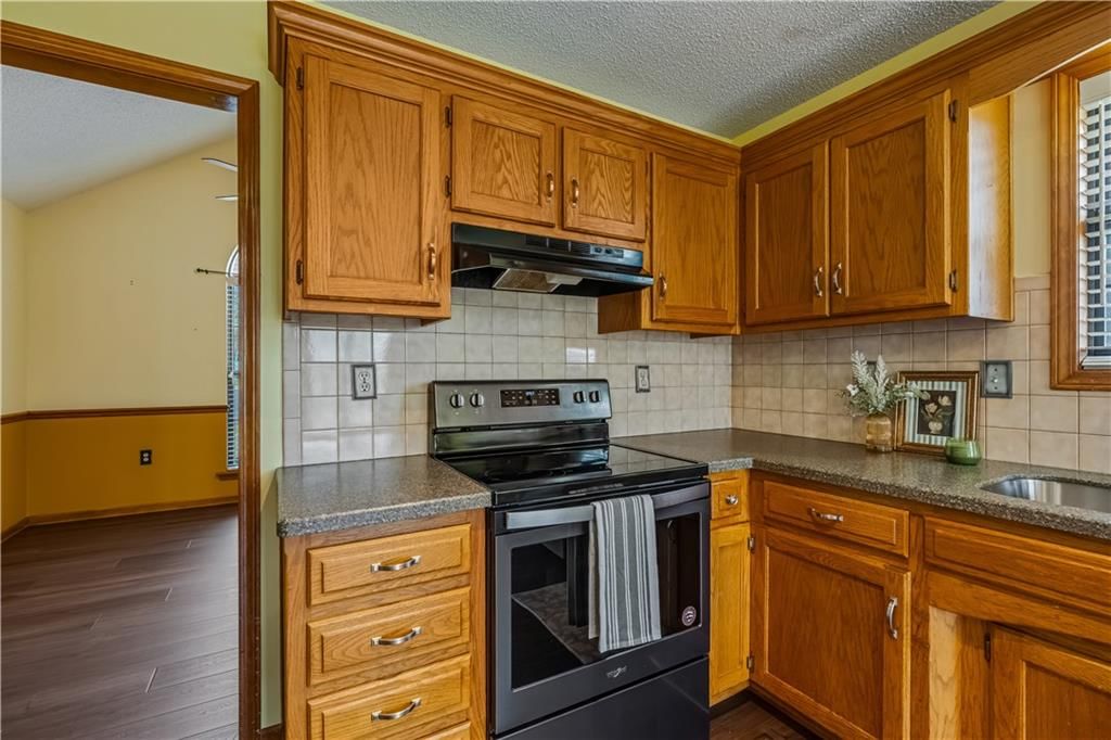 1208 Jennies Drive — photo 39