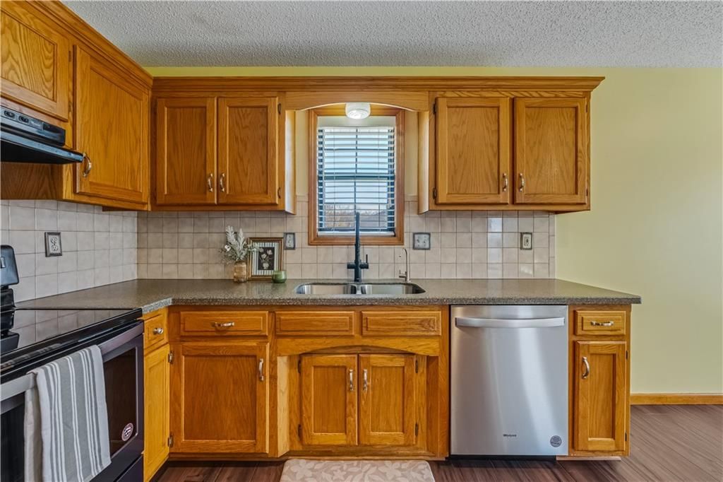1208 Jennies Drive — photo 41