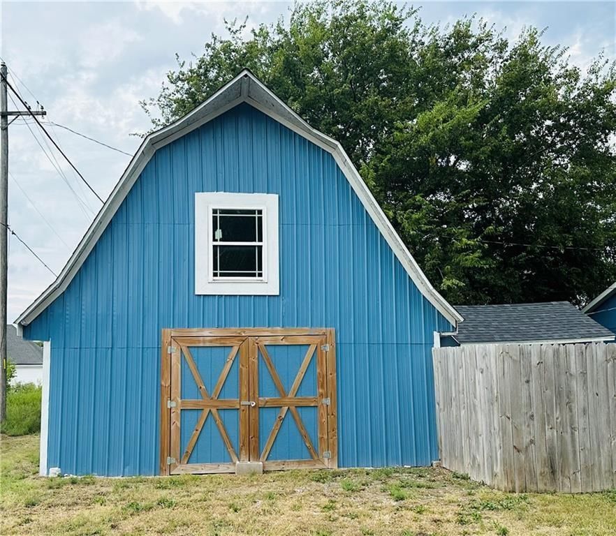 516 E 5th Street — photo 30