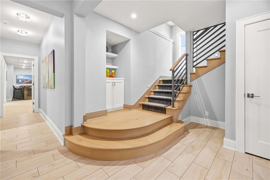 4635 Jarboe Street — photo 36