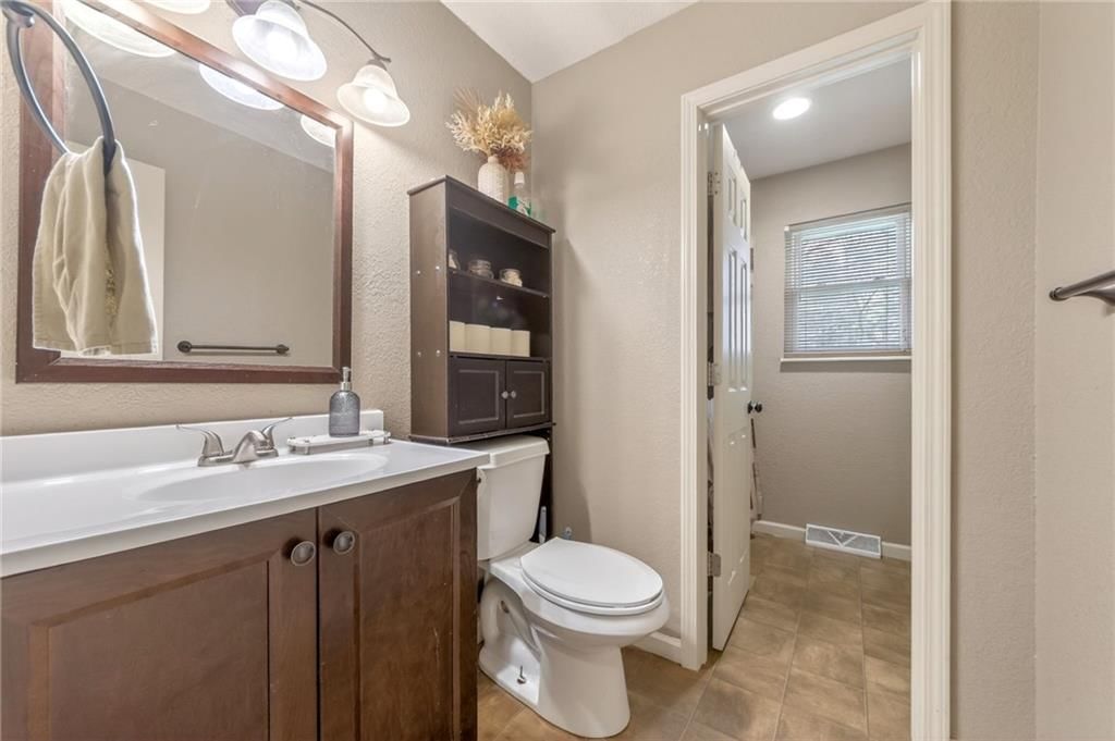 1812 SE 2nd Street — photo 17