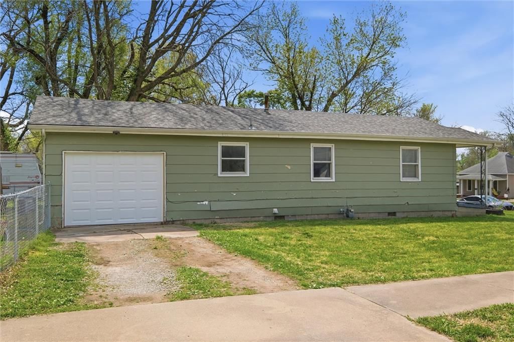 933 N Cedar Street — photo 4