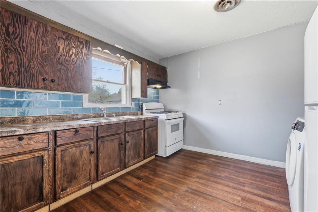 933 N Cedar Street — photo 10