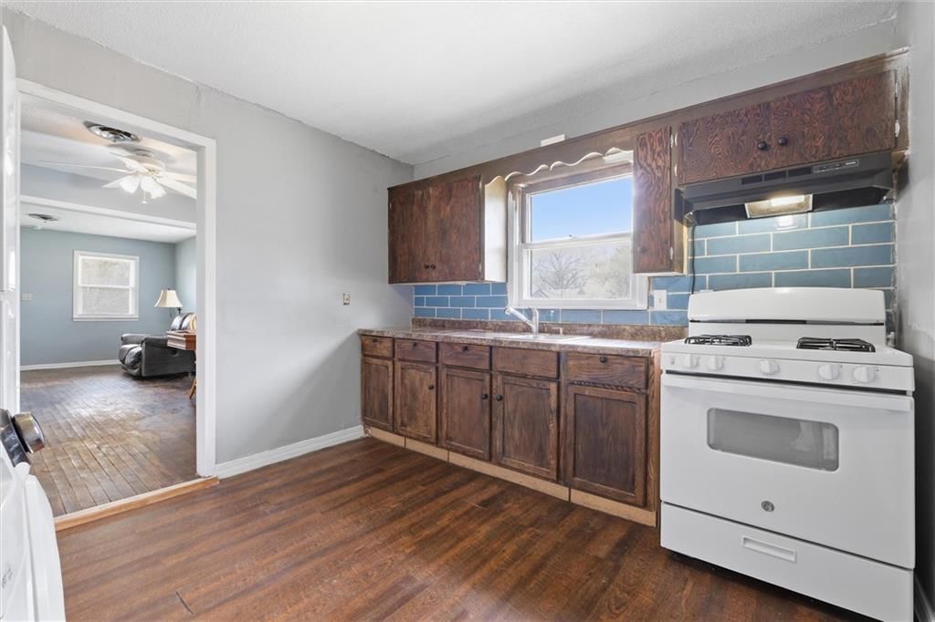 933 N Cedar Street — photo 12