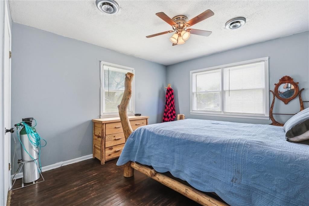 933 N Cedar Street — photo 17