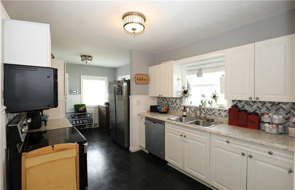 402 S DOYLE Street — photo 4
