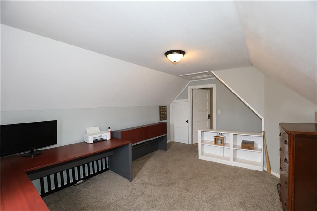 402 S DOYLE Street — photo 9