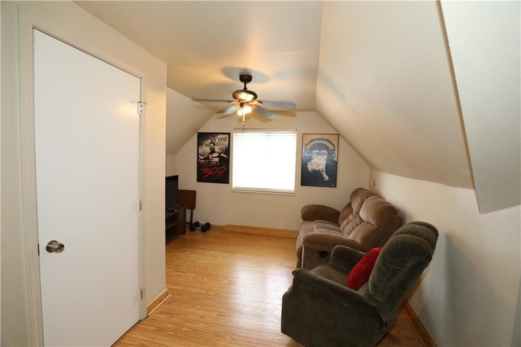 402 S DOYLE Street — photo 10