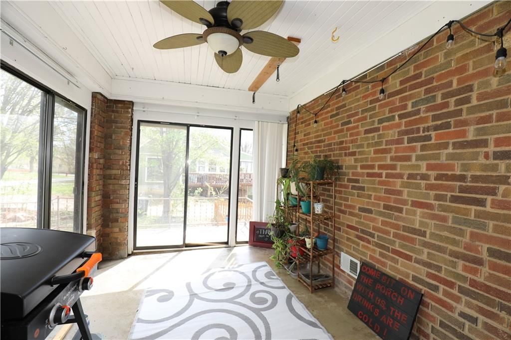 402 S DOYLE Street — photo 14