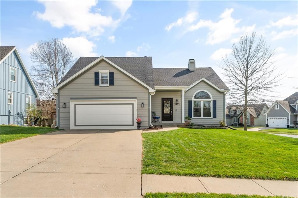 3925 SW Windsong Drive SW, Lee's Summit, MO