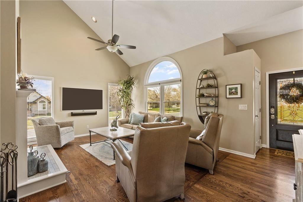 3925 SW Windsong Drive SW — photo 8