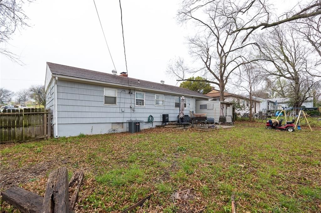 4039 Hardesty Avenue — photo 19
