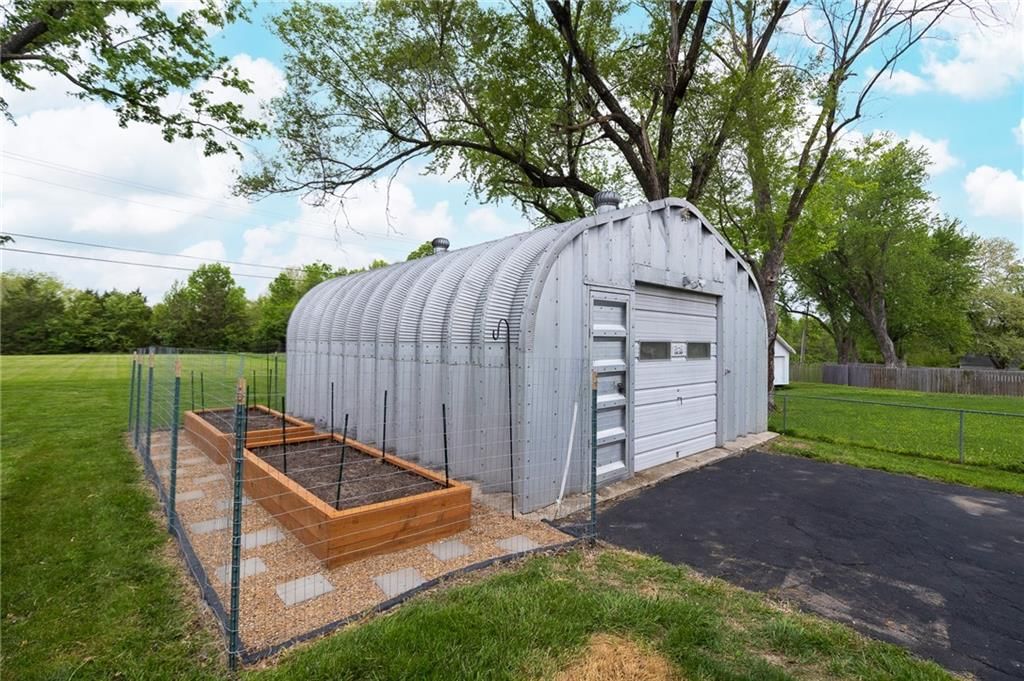 12932 Virginia Avenue — photo 38