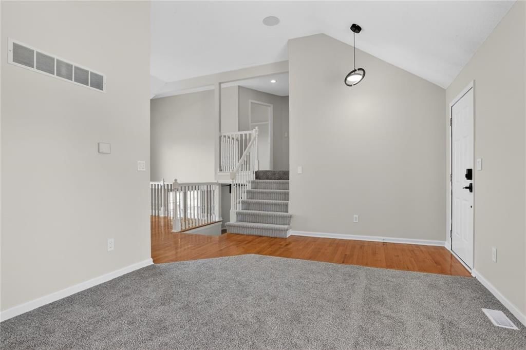 2700 SE Melissa Drive — photo 3