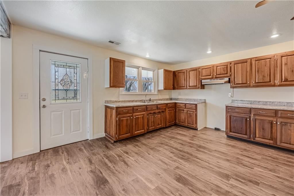 304 S Chestnut Street — photo 4