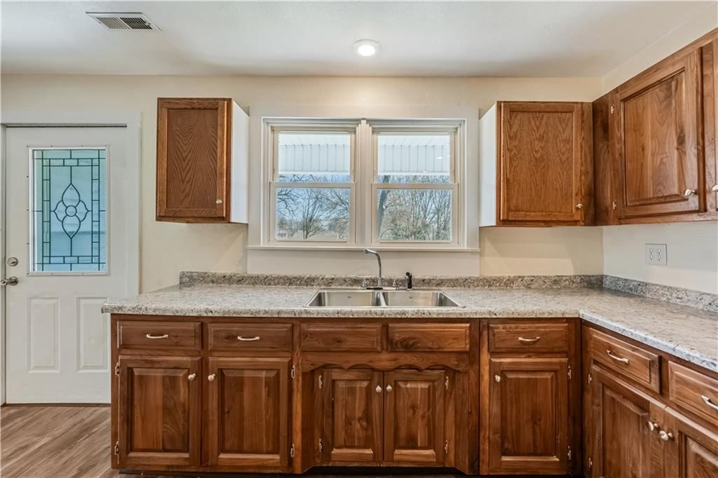304 S Chestnut Street — photo 8
