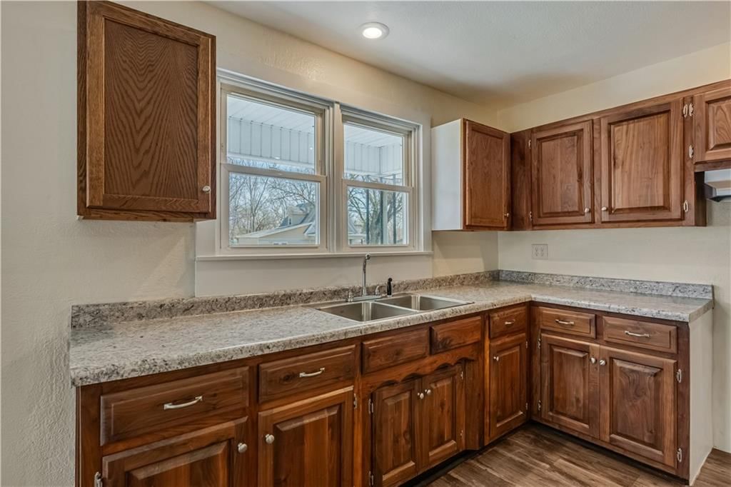 304 S Chestnut Street — photo 9