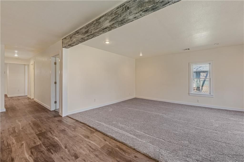 304 S Chestnut Street — photo 11