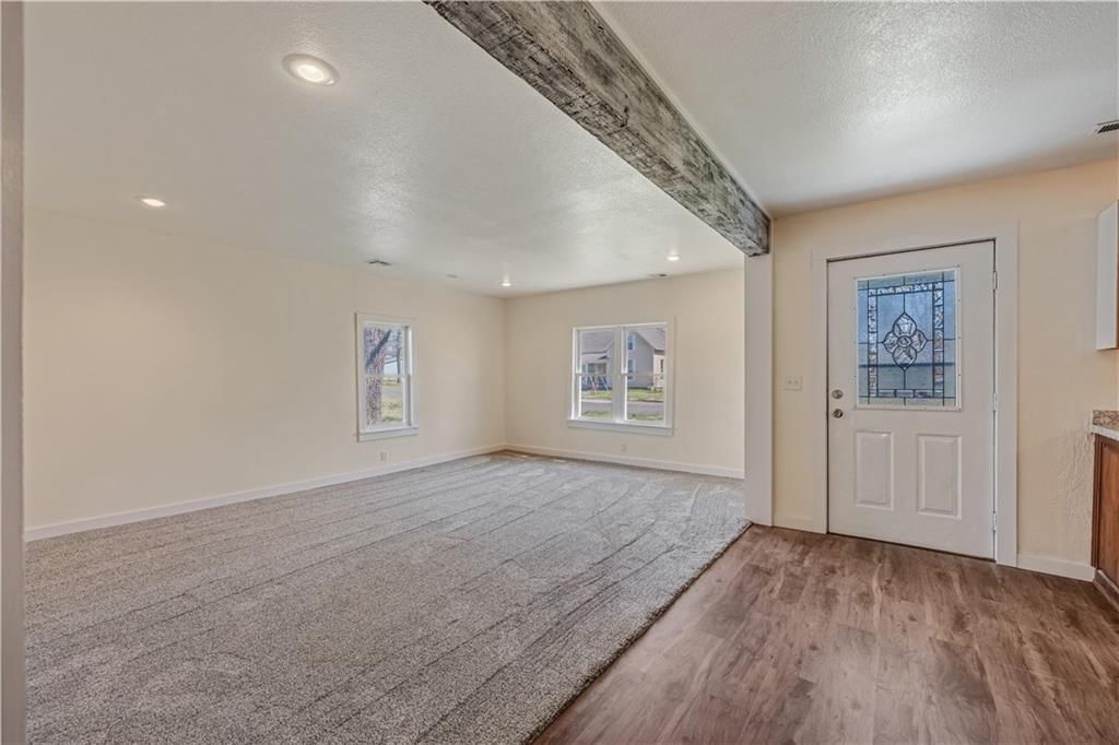 304 S Chestnut Street — photo 12