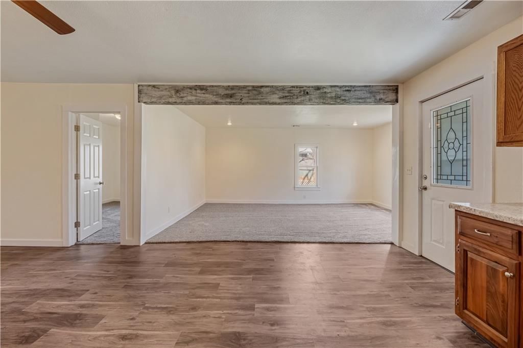 304 S Chestnut Street — photo 13
