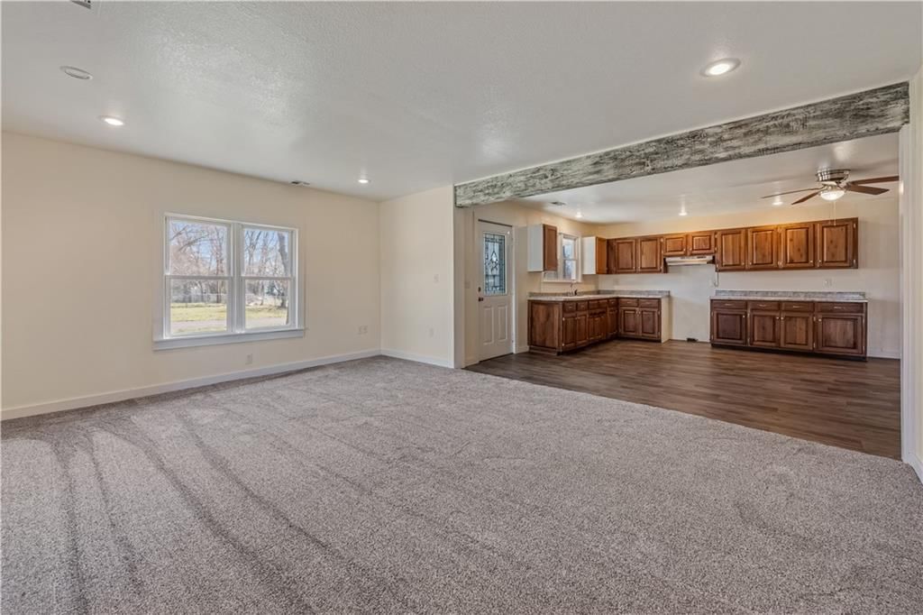 304 S Chestnut Street — photo 16