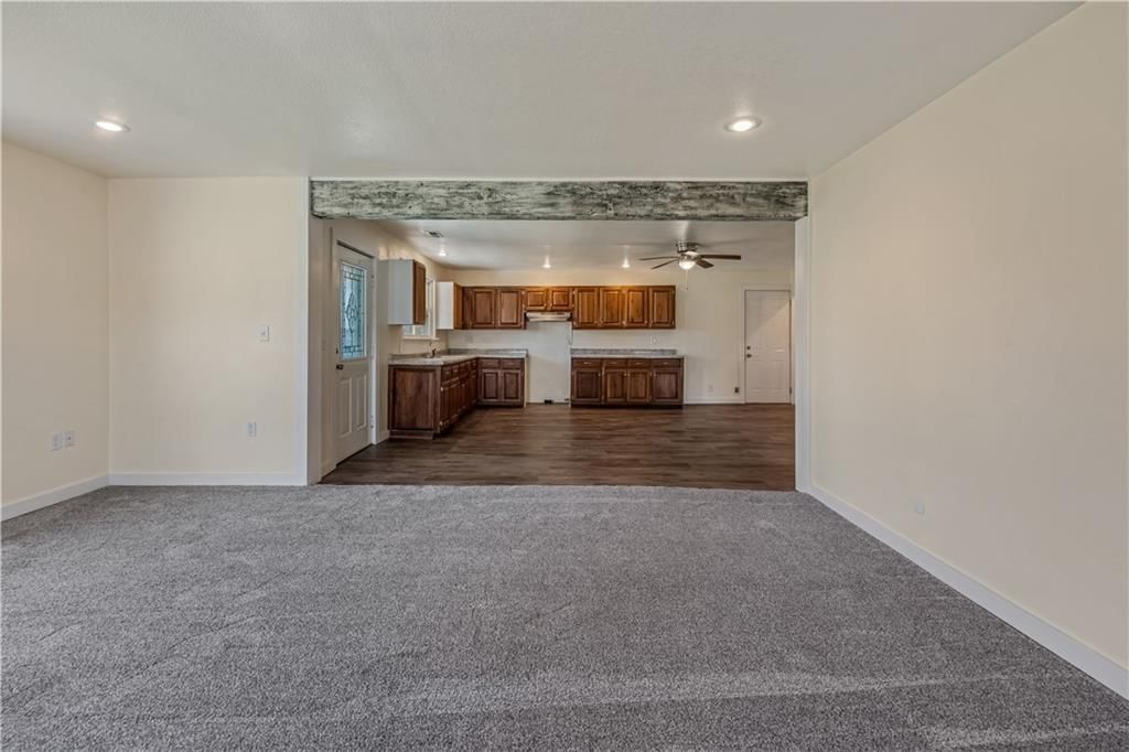 304 S Chestnut Street — photo 17