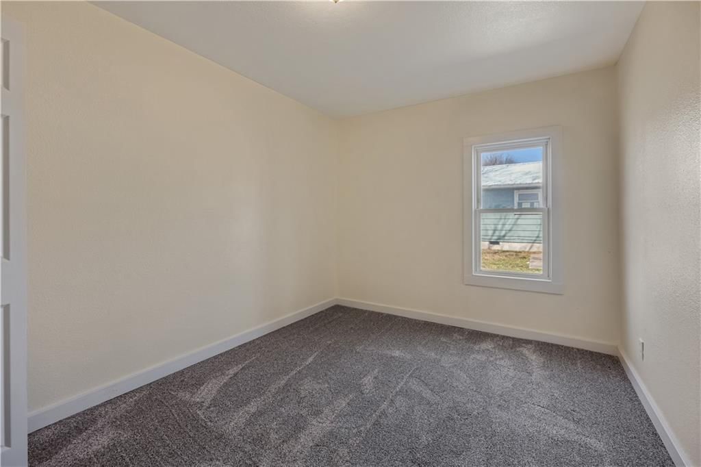 304 S Chestnut Street — photo 24