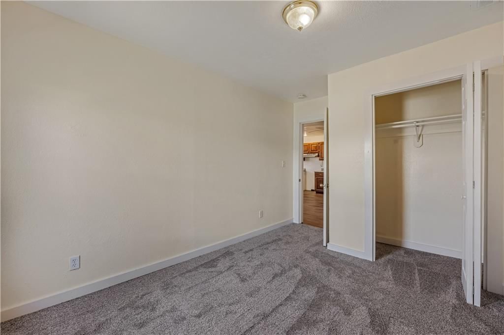 304 S Chestnut Street — photo 26