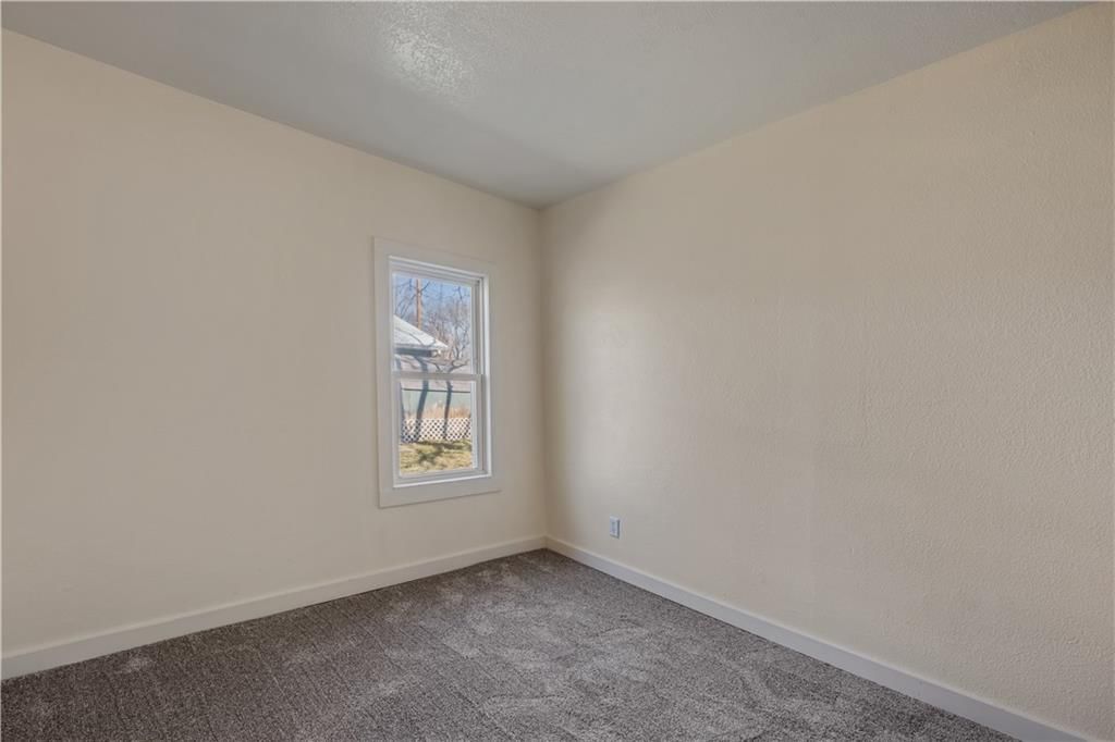 304 S Chestnut Street — photo 27