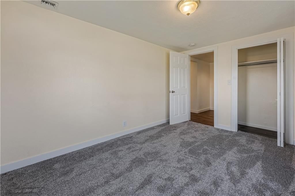 304 S Chestnut Street — photo 40