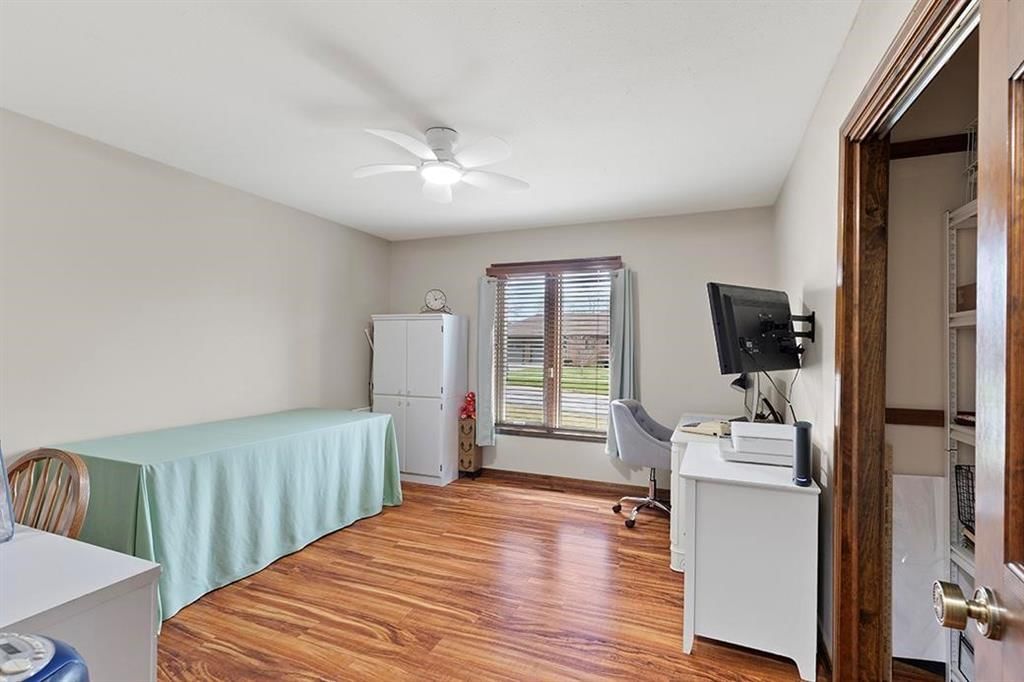 3330 Delaware Avenue — photo 23