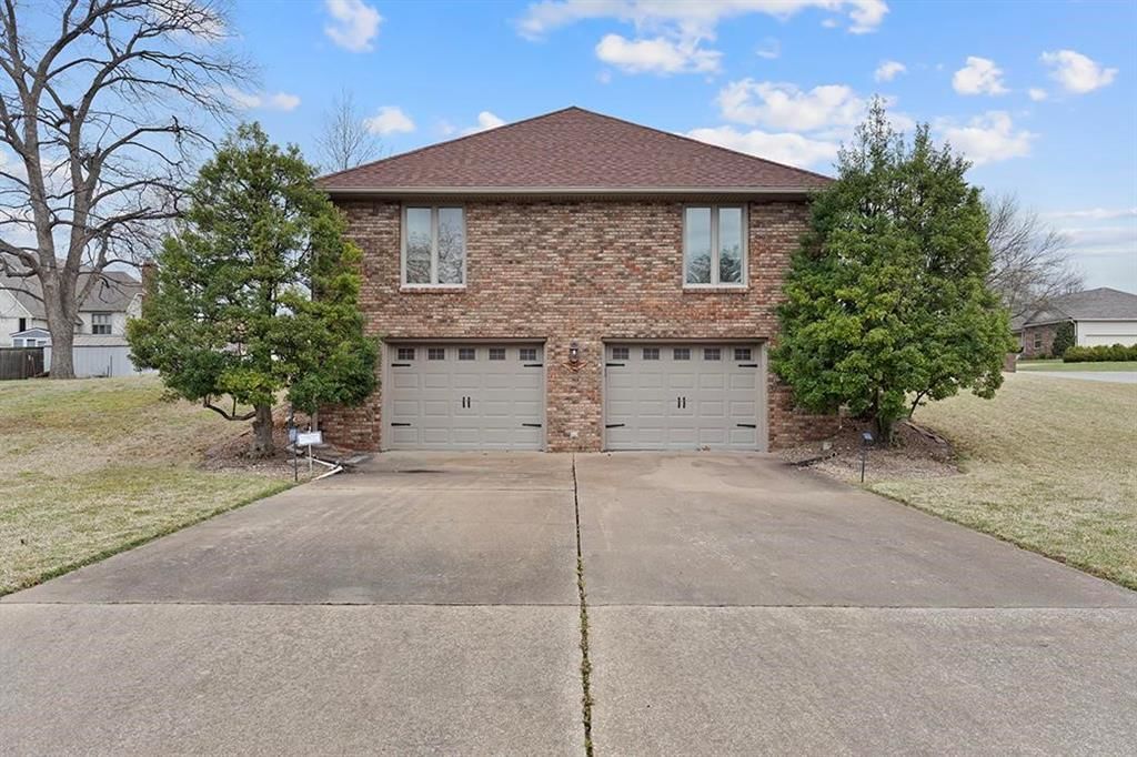 3330 Delaware Avenue — photo 48