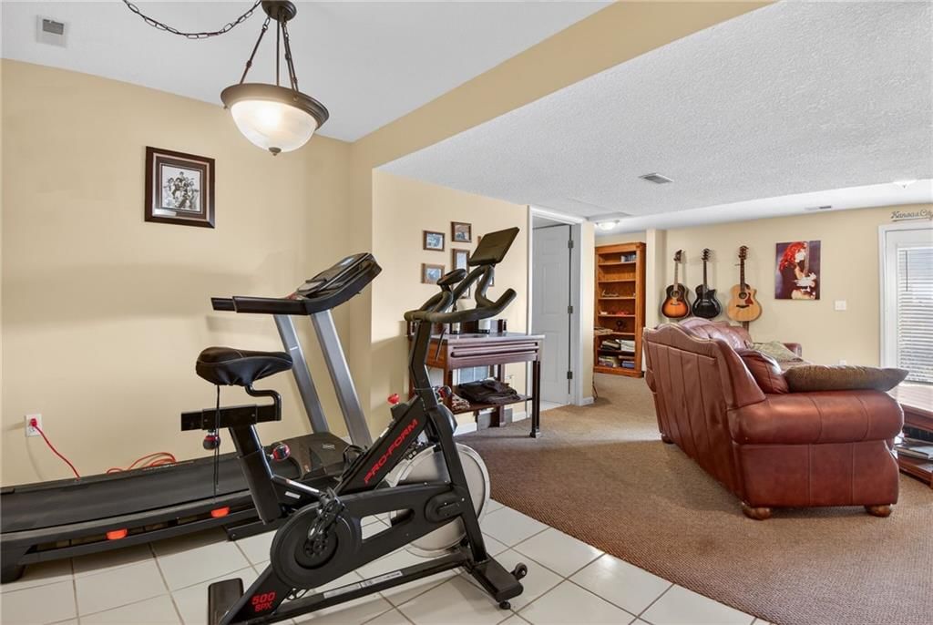 10001 NW 87th Street — photo 34