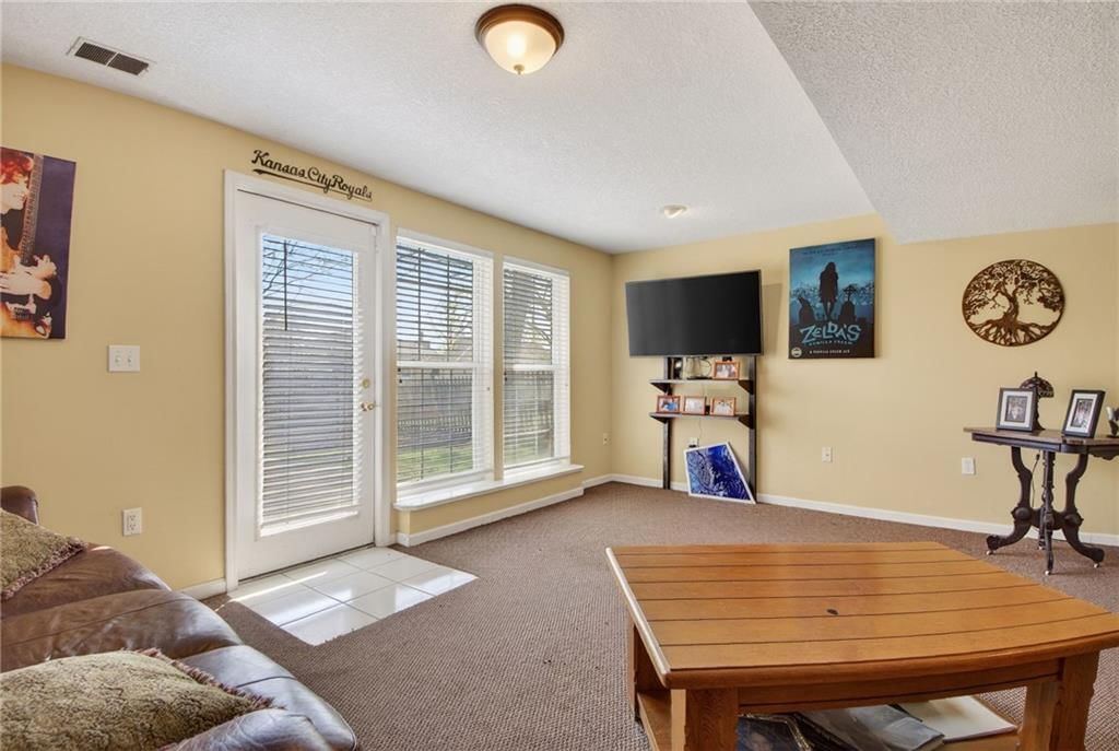 10001 NW 87th Street — photo 35