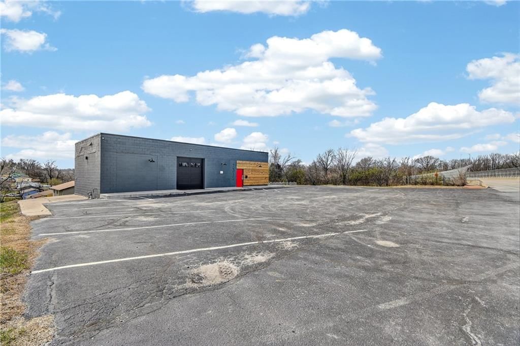 7315 Sni A Bar Road — photo 3