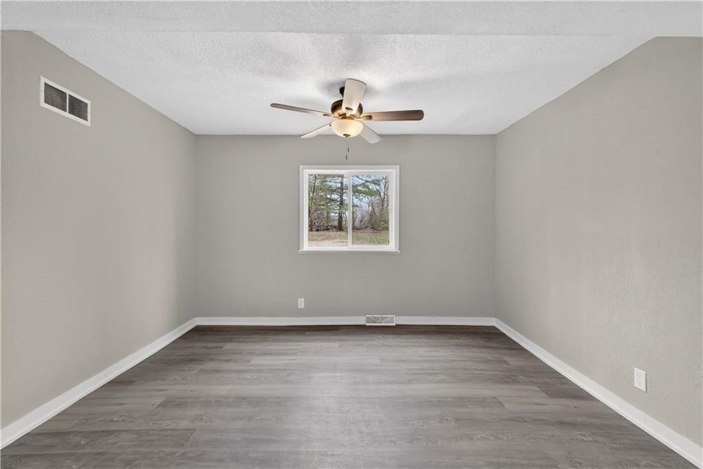 8324 Pershing Road — photo 17