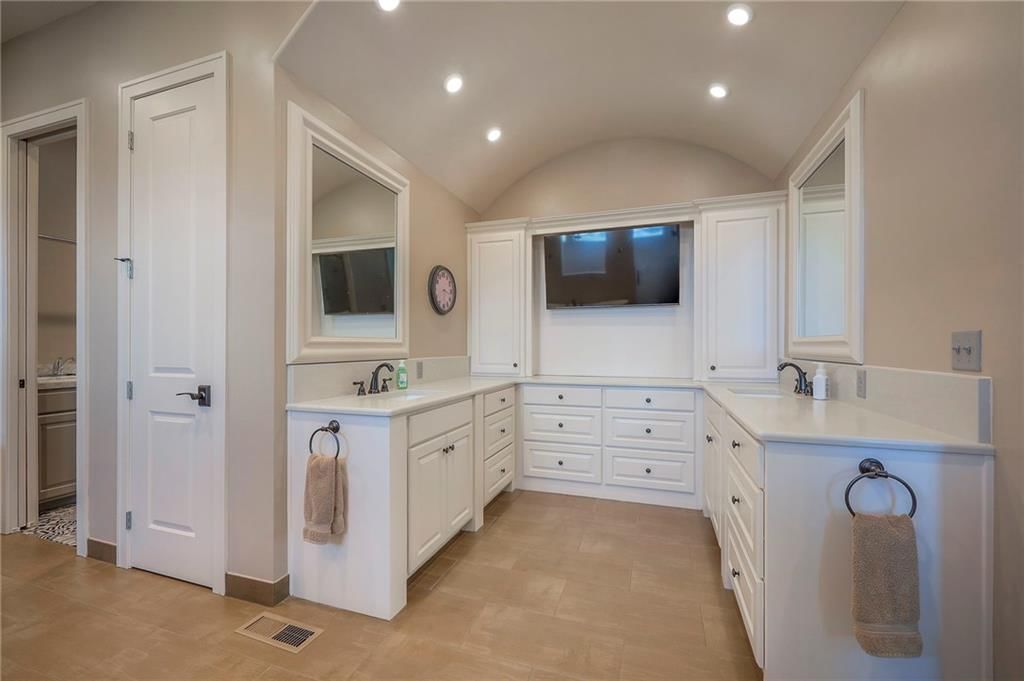 5460 W 208th Street — photo 29