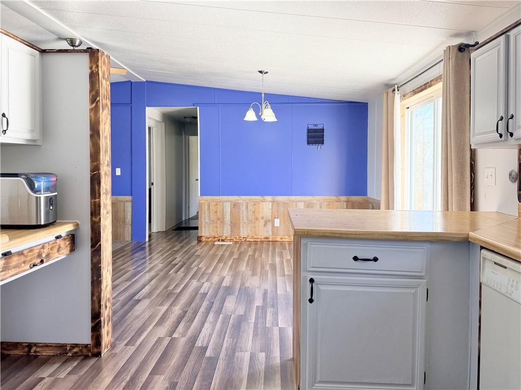 538 NW Church Street — photo 9
