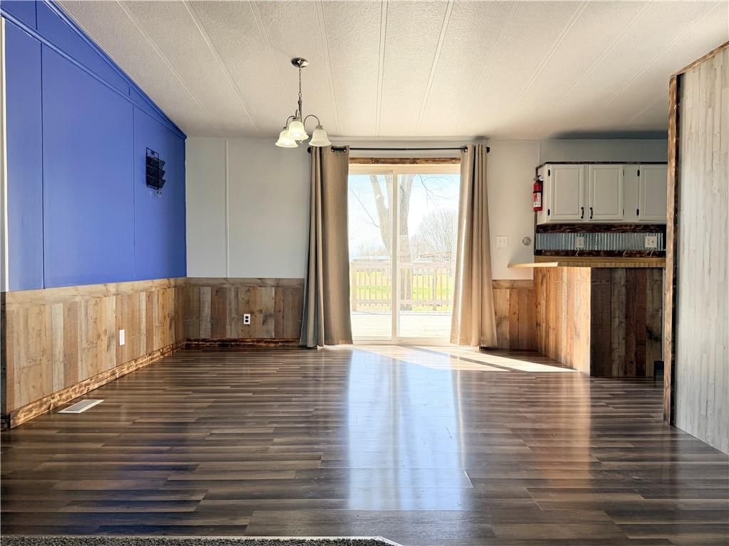 538 NW Church Street — photo 10